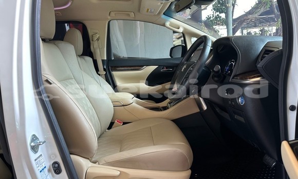 Buy Used Toyota Alphard White Car in Bangkok in Bangkok Buy Used Toyota Alphard White Car in Bangkok in Bangkok