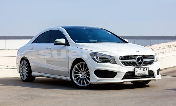 Buy Used Mercedes‒Benz C–Class White Car in Bangkok in Bangkok Buy Used Mercedes‒Benz C–Class White Car in Bangkok in Bangkok