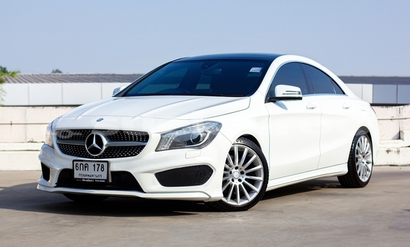 Buy Used Mercedes‒Benz C–Class White Car in Bangkok in Bangkok Buy Used Mercedes‒Benz C–Class White Car in Bangkok in Bangkok