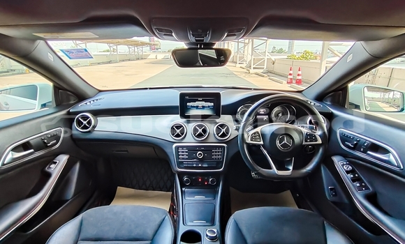 Buy Used Mercedes‒Benz C–Class White Car in Bangkok in Bangkok Buy Used Mercedes‒Benz C–Class White Car in Bangkok in Bangkok