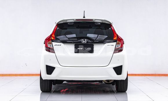 Buy Used Honda Jazz White Car in Bangkok in Bangkok Buy Used Honda Jazz White Car in Bangkok in Bangkok