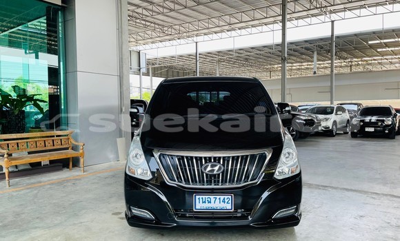 Buy Used Hyundai H1 Black Car in Bangkok in Bangkok