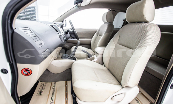 Buy Used Toyota Hiluxe VIGO White Car in Bangkok in Bangkok Buy Used Toyota Hiluxe VIGO White Car in Bangkok in Bangkok