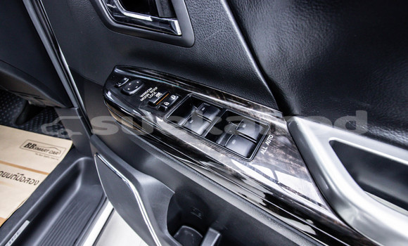 Buy Used Toyota Vellfire White Car in Bangkok in Bangkok Buy Used Toyota Vellfire White Car in Bangkok in Bangkok