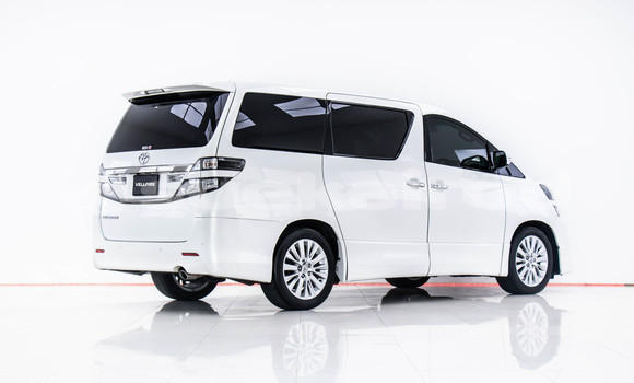 Buy Used Toyota Vellfire White Car in Bangkok in Bangkok Buy Used Toyota Vellfire White Car in Bangkok in Bangkok