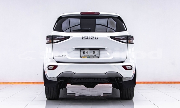 Buy Used Isuzu MU-X White Car in Bangkok in Bangkok Buy Used Isuzu MU-X White Car in Bangkok in Bangkok