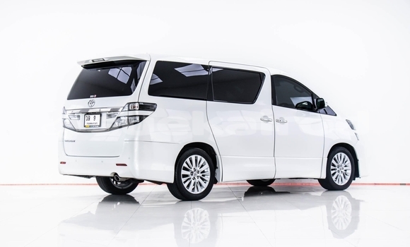 Buy Used Toyota Vellfire White Car in Bangkok in Bangkok Buy Used Toyota Vellfire White Car in Bangkok in Bangkok
