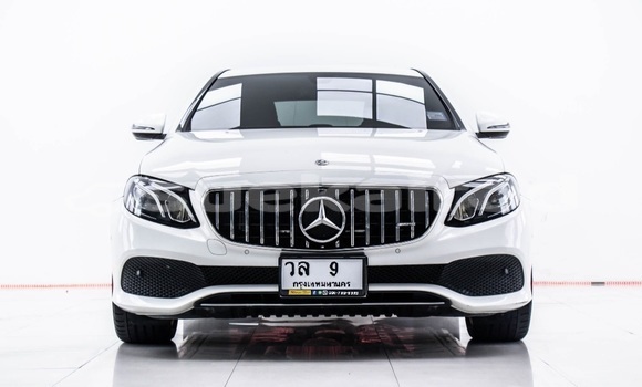 Buy Used Mercedes‒Benz E–Class White Car in Bangkok in Bangkok
