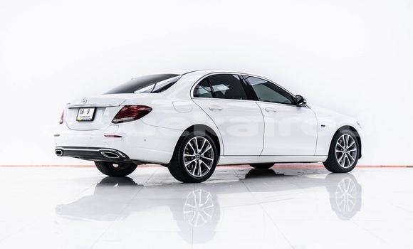 ซื้อ รถมือสอง Mercedes‒Benz E–Class ขาว รถยนต์ ใน %{เมือง} ใน กรุงเทพมหานคร ซื้อ รถมือสอง Mercedes‒Benz E–Class ขาว รถยนต์ ใน %{เมือง} ใน กรุงเทพมหานคร