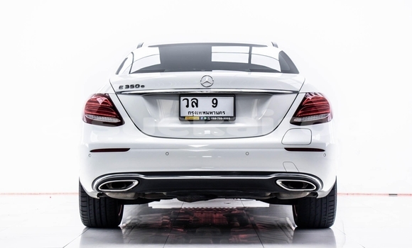 ซื้อ รถมือสอง Mercedes‒Benz E–Class ขาว รถยนต์ ใน %{เมือง} ใน กรุงเทพมหานคร ซื้อ รถมือสอง Mercedes‒Benz E–Class ขาว รถยนต์ ใน %{เมือง} ใน กรุงเทพมหานคร