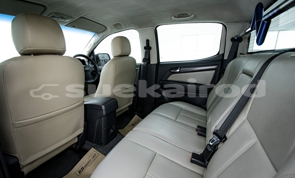 Buy Used Chevrolet Colorado White Car in Bangkok in Bangkok Buy Used Chevrolet Colorado White Car in Bangkok in Bangkok
