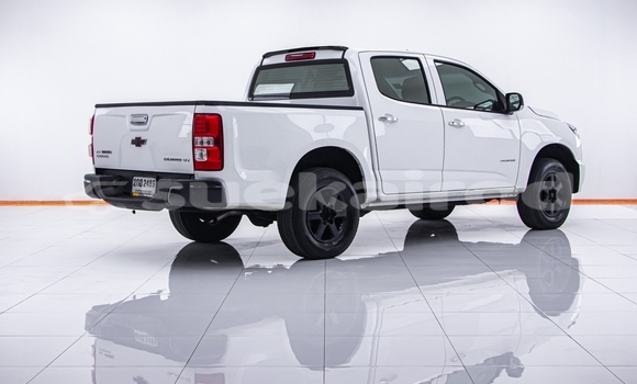 Buy Used Chevrolet Colorado White Car in Bangkok in Bangkok Buy Used Chevrolet Colorado White Car in Bangkok in Bangkok