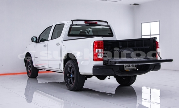 Buy Used Chevrolet Colorado White Car in Bangkok in Bangkok Buy Used Chevrolet Colorado White Car in Bangkok in Bangkok
