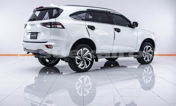 Buy Used Isuzu MU-X White Car in Bangkok in Bangkok Buy Used Isuzu MU-X White Car in Bangkok in Bangkok