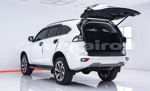 Buy Used Isuzu MU-X White Car in Bangkok in Bangkok Buy Used Isuzu MU-X White Car in Bangkok in Bangkok