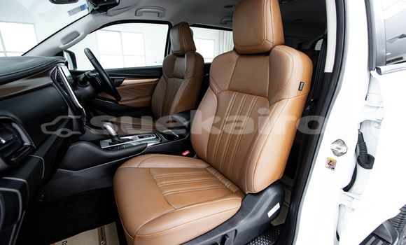 Buy Used Isuzu MU-X White Car in Bangkok in Bangkok Buy Used Isuzu MU-X White Car in Bangkok in Bangkok