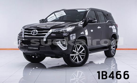 ซื้อ รถมือสอง Toyota Fortuner สีน้ำตาล รถยนต์ ใน %{เมือง} ใน กรุงเทพมหานคร