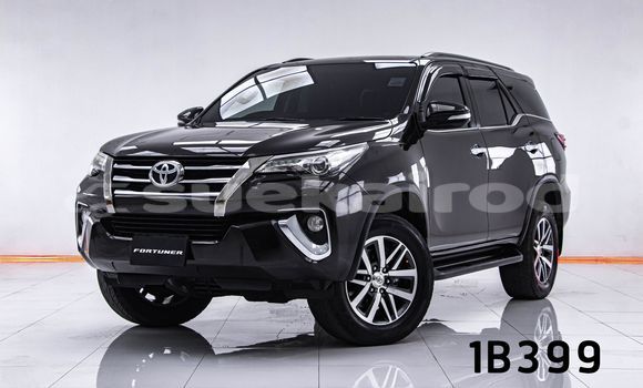 ซื้อ รถมือสอง Toyota Fortuner สีน้ำตาล รถยนต์ ใน %{เมือง} ใน กรุงเทพมหานคร