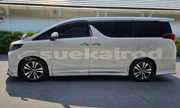 Buy Used Toyota Alphard White Car in Bangkok in Bangkok Buy Used Toyota Alphard White Car in Bangkok in Bangkok
