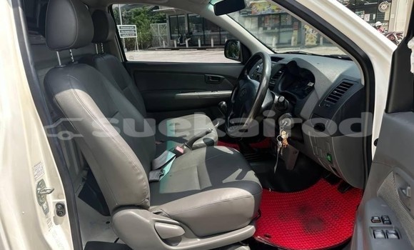 Buy Used Toyota Hiluxe VIGO White Car in Bangkok in Bangkok Buy Used Toyota Hiluxe VIGO White Car in Bangkok in Bangkok