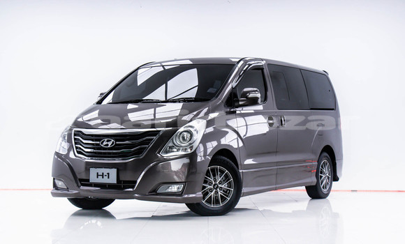 Buy Used Hyundai H1 Brown Car in Bangkok in Bangkok Buy Used Hyundai H1 Brown Car in Bangkok in Bangkok
