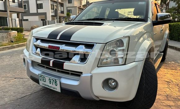Buy Used Isuzu D-Max White Car in Bangkok in Bangkok