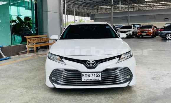 Buy Used Toyota Camry White Car in Bangkok in Bangkok