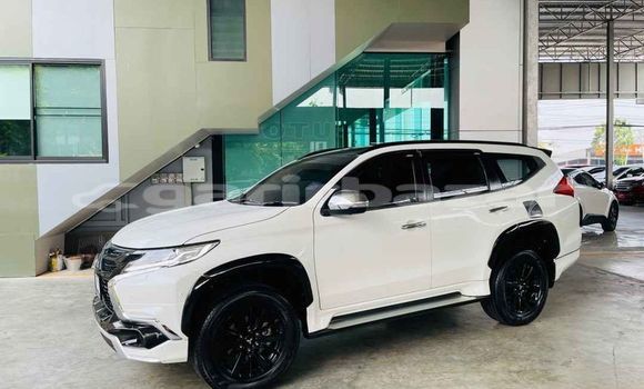 Buy Used Mitsubishi Pajero White Car in Bangkok in Bangkok