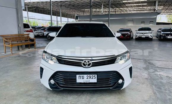 ซื้อ รถมือสอง Toyota Camry ขาว รถยนต์ ใน %{เมือง} ใน กรุงเทพมหานคร