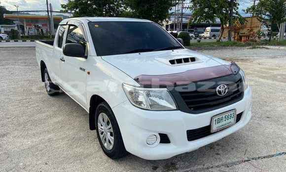 Buy Used Toyota Vigo White Car in Bangkok in Bangkok
