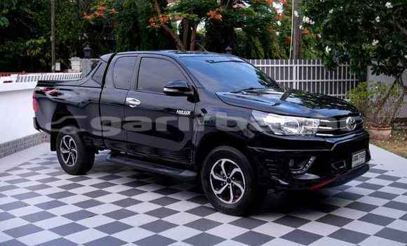 ซื้อ รถมือสอง Toyota Hiluxe Revo สีดำ รถยนต์ ใน %{เมือง} ใน กรุงเทพมหานคร