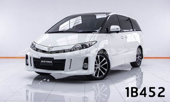 Buy Used Toyota Estima White Car in Bangkok in Bangkok