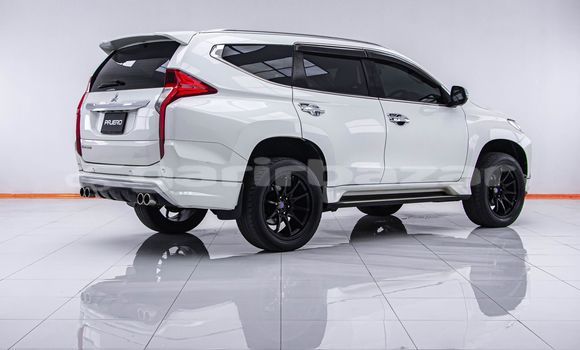 ซื้อ รถมือสอง Mitsubishi Pajero ขาว รถยนต์ ใน %{เมือง} ใน กรุงเทพมหานคร ซื้อ รถมือสอง Mitsubishi Pajero ขาว รถยนต์ ใน %{เมือง} ใน กรุงเทพมหานคร