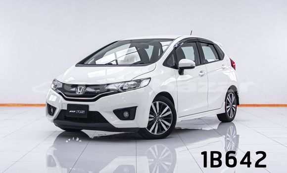 Buy Used Honda Jazz White Car in Bangkok in Bangkok Buy Used Honda Jazz White Car in Bangkok in Bangkok
