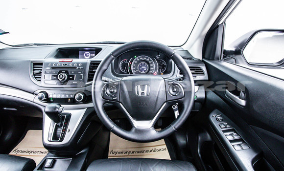 Buy Used Honda CR-V White Car in Bangkok in Bangkok Buy Used Honda CR-V White Car in Bangkok in Bangkok