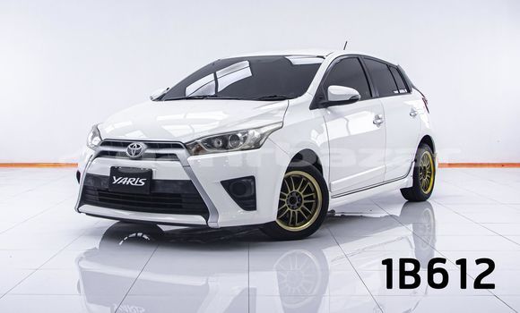 ซื้อ รถมือสอง Toyota Yaris ขาว รถยนต์ ใน %{เมือง} ใน กรุงเทพมหานคร