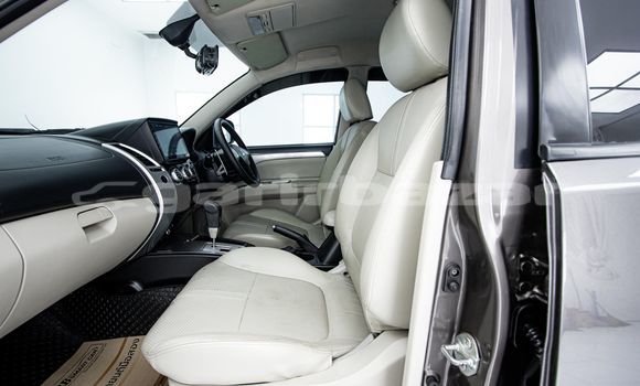 ซื้อ รถมือสอง Mitsubishi Pajero สีน้ำตาล รถยนต์ ใน %{เมือง} ใน กรุงเทพมหานคร ซื้อ รถมือสอง Mitsubishi Pajero สีน้ำตาล รถยนต์ ใน %{เมือง} ใน กรุงเทพมหานคร