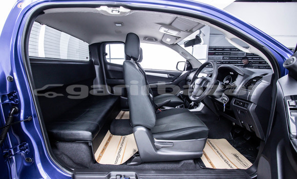 Buy Used Isuzu D-Max Blue Car in Bangkok in Bangkok Buy Used Isuzu D-Max Blue Car in Bangkok in Bangkok