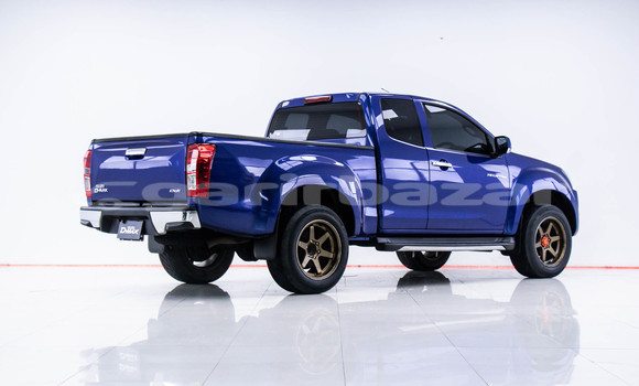 Buy Used Isuzu D-Max Blue Car in Bangkok in Bangkok Buy Used Isuzu D-Max Blue Car in Bangkok in Bangkok
