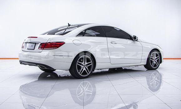ซื้อ รถมือสอง Mercedes-Benz E-Classe ขาว รถยนต์ ใน %{เมือง} ใน กรุงเทพมหานคร ซื้อ รถมือสอง Mercedes-Benz E-Classe ขาว รถยนต์ ใน %{เมือง} ใน กรุงเทพมหานคร