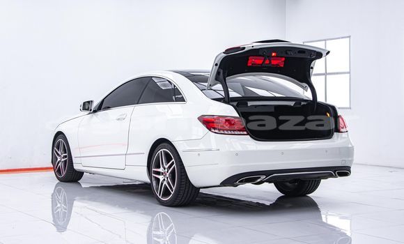 ซื้อ รถมือสอง Mercedes-Benz E-Classe ขาว รถยนต์ ใน %{เมือง} ใน กรุงเทพมหานคร ซื้อ รถมือสอง Mercedes-Benz E-Classe ขาว รถยนต์ ใน %{เมือง} ใน กรุงเทพมหานคร