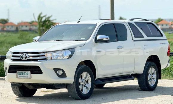 Buy Used Toyota Hiluxe Revo White Car in Bangkok in Bangkok