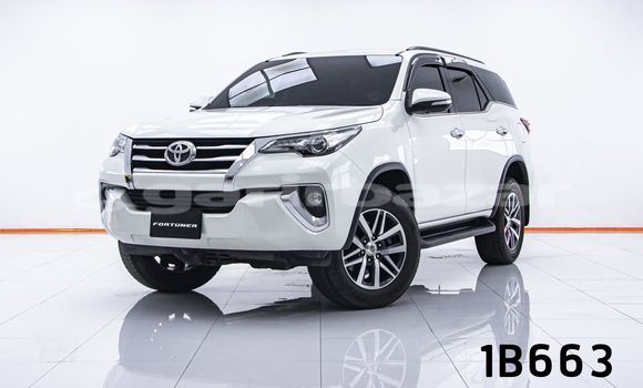 Buy Used Toyota Fortuner White Car in Bangkok in Bangkok