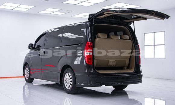 Buy Used Hyundai H1 Brown Car in Bangkok in Bangkok Buy Used Hyundai H1 Brown Car in Bangkok in Bangkok