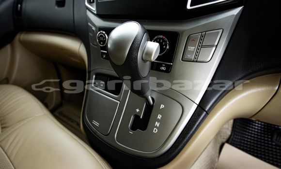 Buy Used Hyundai H1 Brown Car in Bangkok in Bangkok Buy Used Hyundai H1 Brown Car in Bangkok in Bangkok