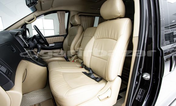 Buy Used Hyundai H1 Brown Car in Bangkok in Bangkok Buy Used Hyundai H1 Brown Car in Bangkok in Bangkok