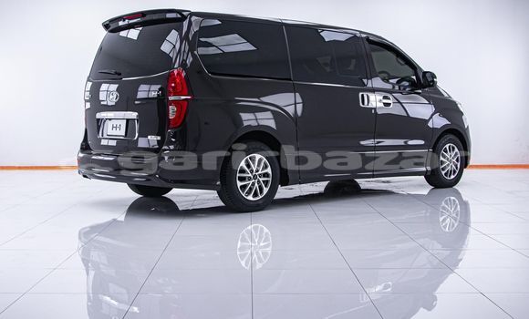 ซื้อ รถมือสอง Hyundai H1 สีน้ำตาล รถยนต์ ใน %{เมือง} ใน กรุงเทพมหานคร ซื้อ รถมือสอง Hyundai H1 สีน้ำตาล รถยนต์ ใน %{เมือง} ใน กรุงเทพมหานคร