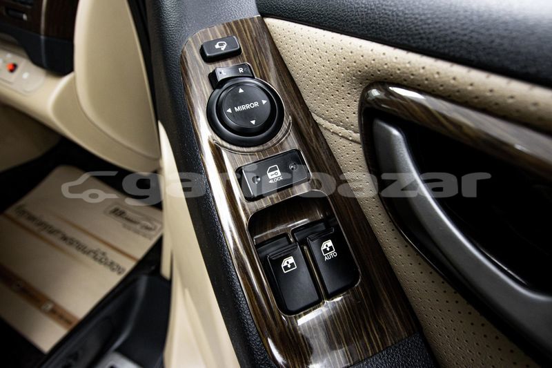 Big with watermark hyundai h1 bangkok bangkok 71015