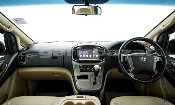 ซื้อ รถมือสอง Hyundai H1 สีน้ำตาล รถยนต์ ใน %{เมือง} ใน กรุงเทพมหานคร ซื้อ รถมือสอง Hyundai H1 สีน้ำตาล รถยนต์ ใน %{เมือง} ใน กรุงเทพมหานคร