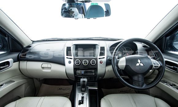 Buy Used Mitsubishi Pajero Brown Car in Bangkok in Bangkok Buy Used Mitsubishi Pajero Brown Car in Bangkok in Bangkok